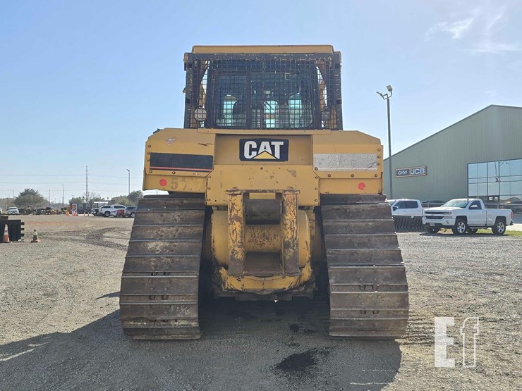 2006-caterpillar-d6r-xl-iii-image-8