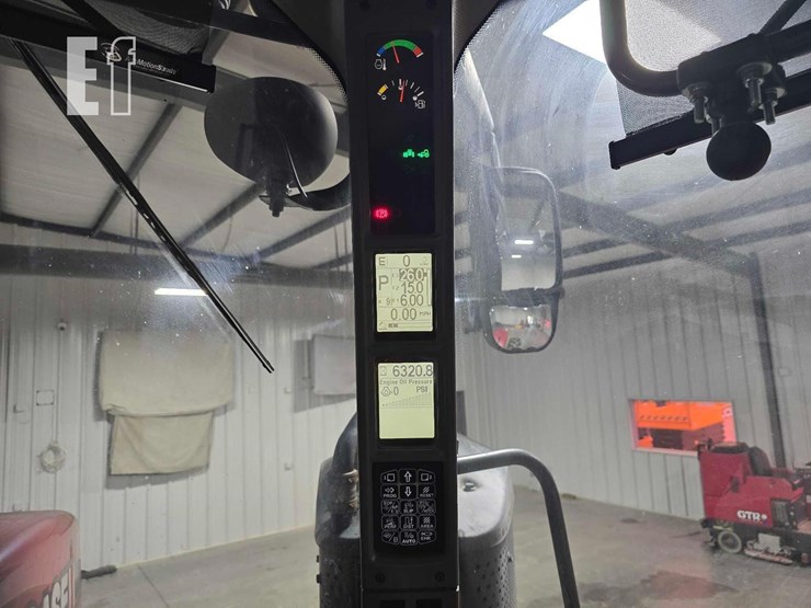 2017-case-ih-magnum-340-image-18