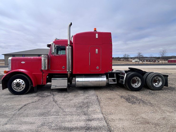1998-peterbilt-379-image-2