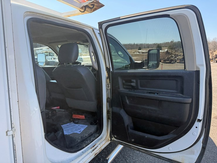 #2048-•-2013-ram-5500-heavy-duty-service-truck-image-34