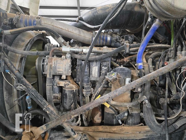 2004-mack-vision-cx613-image-24