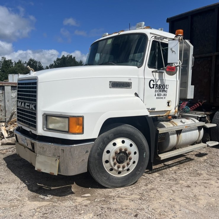 #1556 • 1999 Mack E7-460 Day Cab Truck Tractor