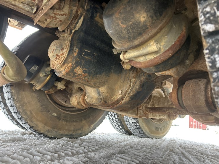 1990-ford-l9000-image-39