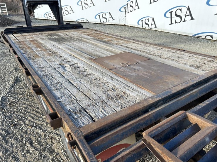 2016-massey-ferguson-8-image-14