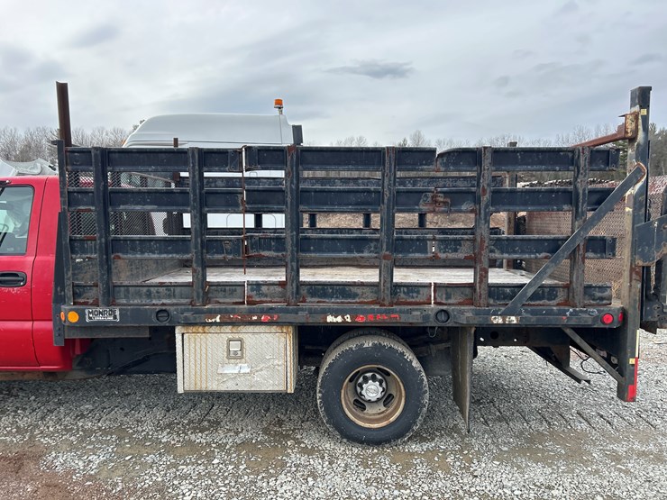 2006-chevrolet-3500-image-17