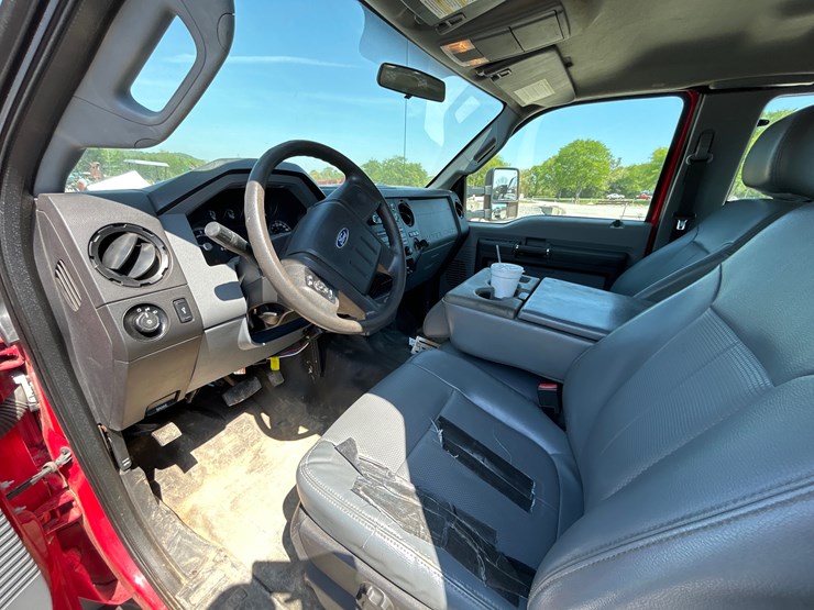 2013-ford-f550-image-13