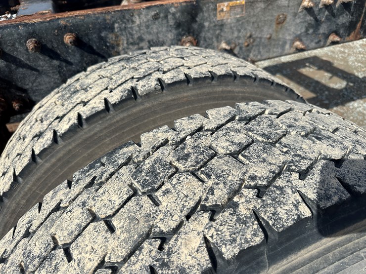 2015-peterbilt-337-image-64