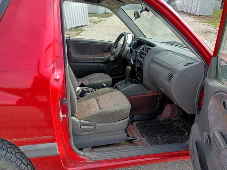 2000-chevrolet-tracker-image-36