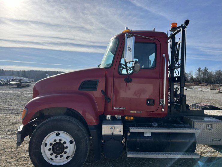 2003-massey-ferguson-8-image-14