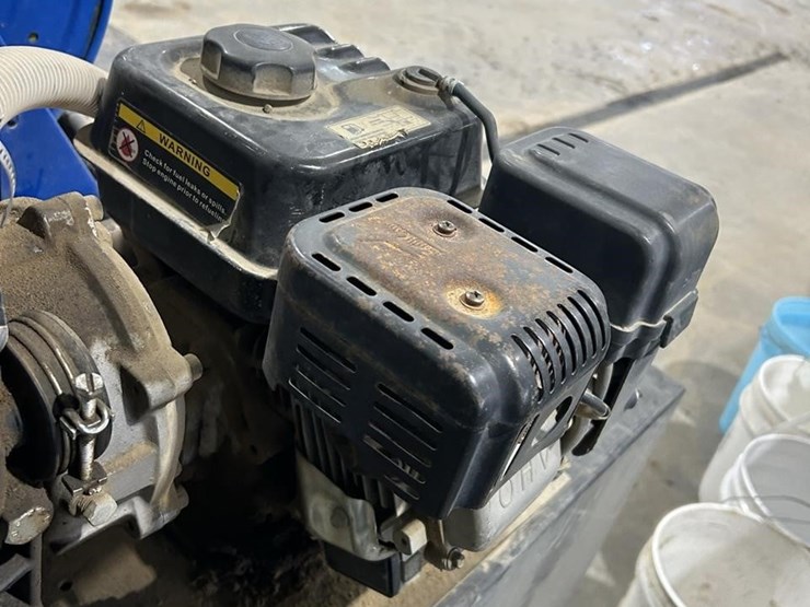 portable-water-tank-w/pump-image-7