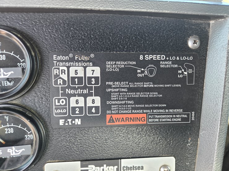 2000-mack-rd688s-image-64