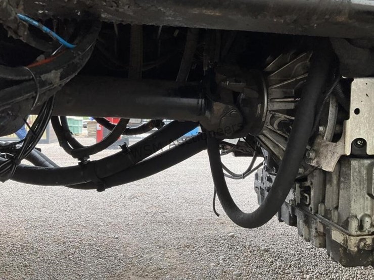 2018-peterbilt-520-image-29