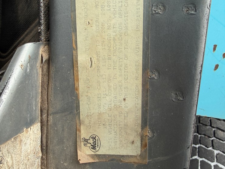 #1056-•-1989-mack-quad-axle-dump-truck-image-56