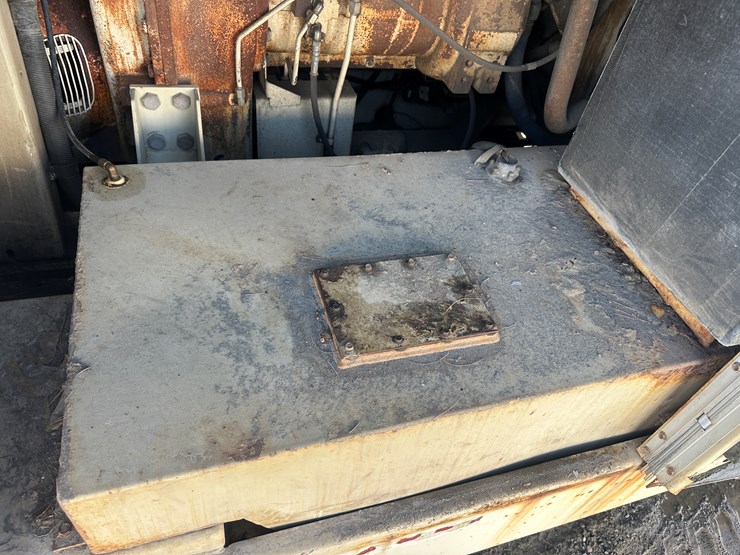 #60115-•-ingersoll-rand-1070-towable-air-compressor-image-29