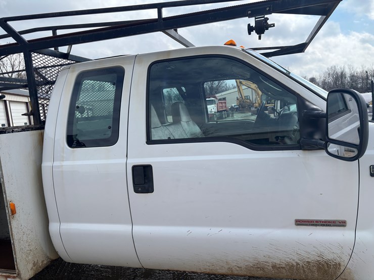 2004-ford-f450-image-17