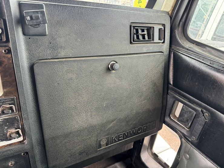 1995-kenworth-t600-image-44