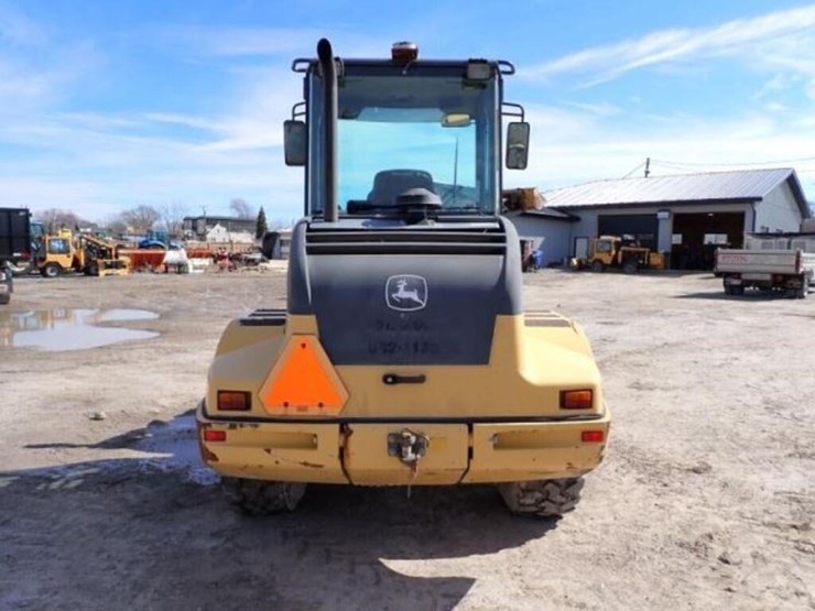 2011-deere-304j-image-6