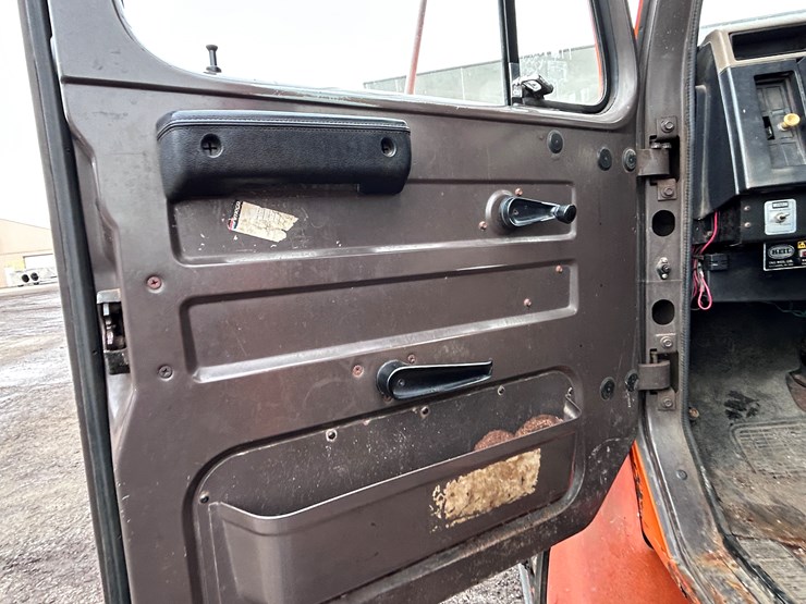 1992-international-4900-image-44