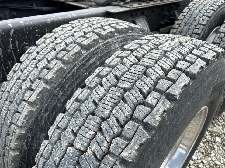 2015-kenworth-t680-image-82