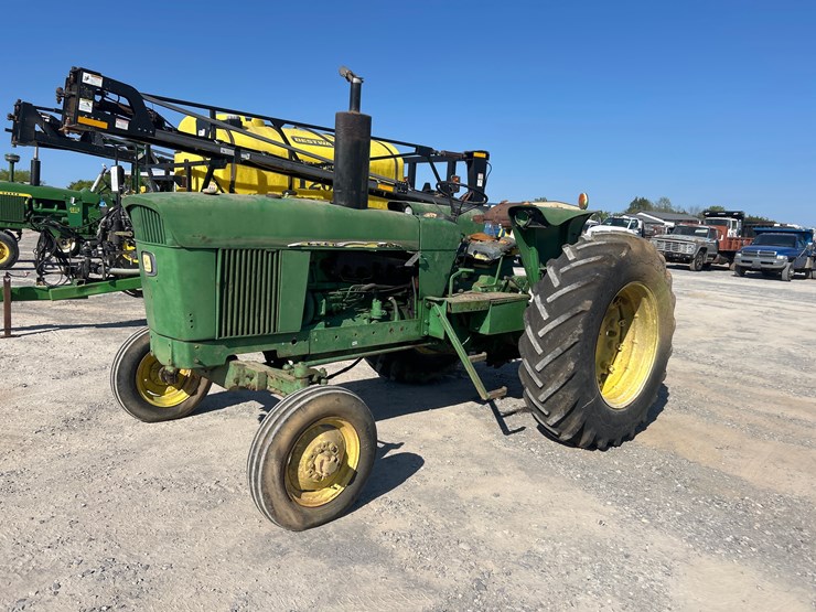 john-deere-3130-image-1