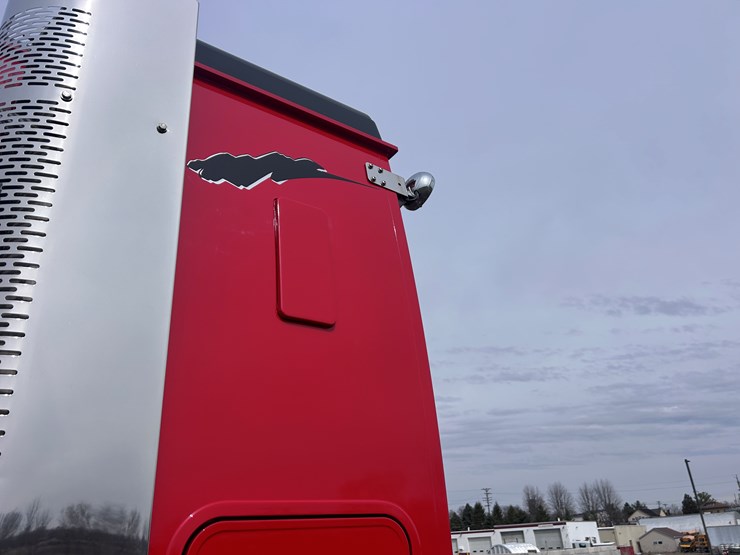 #1009-•-2012-western-star-conventional-4-sleeper-cab-truck-tractor-image-14