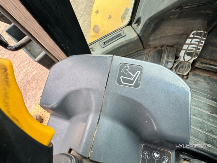 2012-caterpillar-966k-image-37