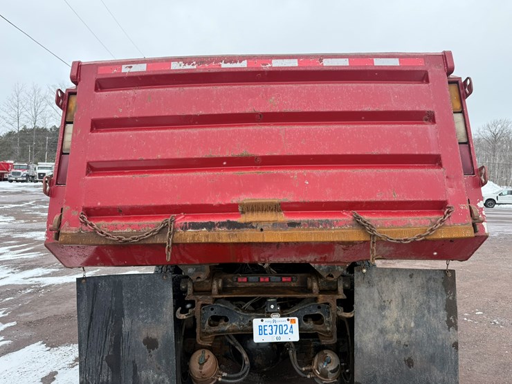 #1052-•-2007-international-7600sfa-tri-axle-dump-truck-image-14