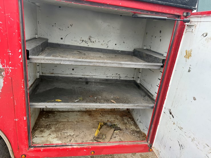 2012-chevrolet-3500-image-30