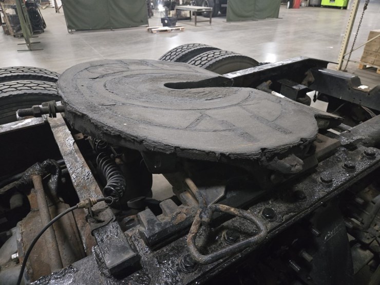 #2295-•-2016-freightliner-cascadia-day-cab-truck-tractor-image-34