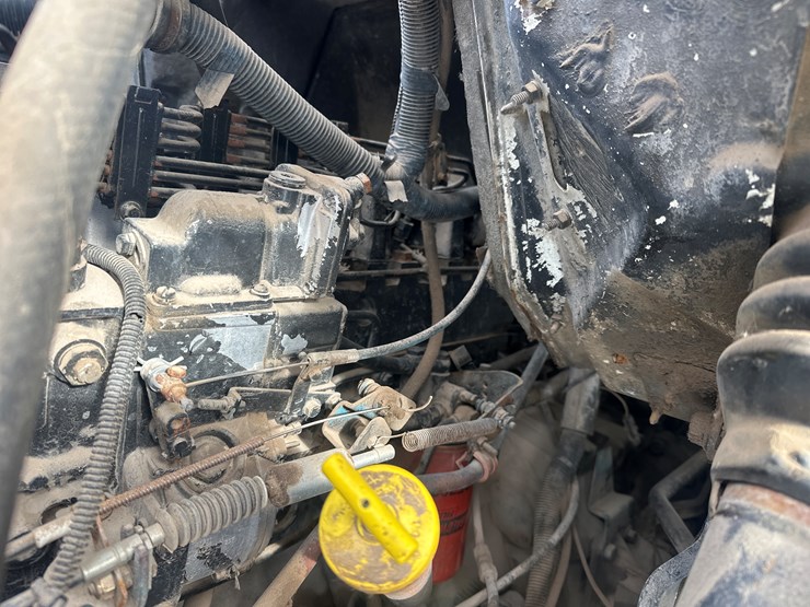 1995-international-8100-image-63