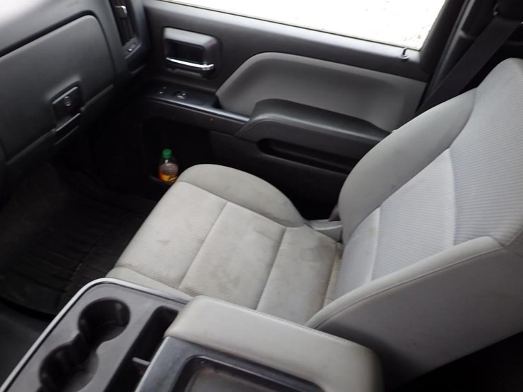 2017-chevrolet-2500-image-35