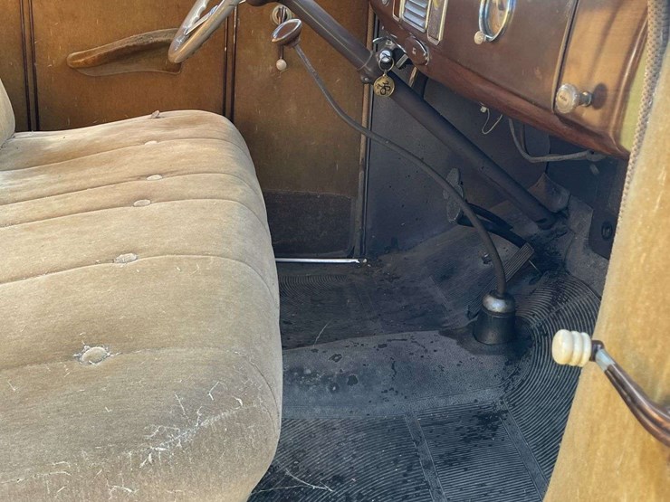 1938-ford-two-door-deluxe-sedan---original-car!-image-70