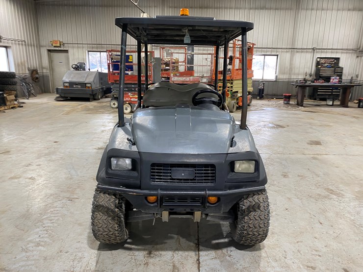 2019-club-car-carryall-1700-image-2