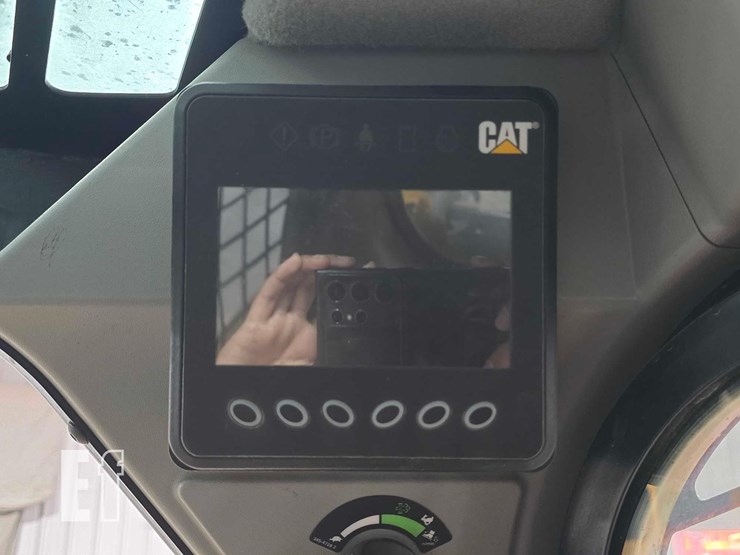 2023-caterpillar-259d3-image-21