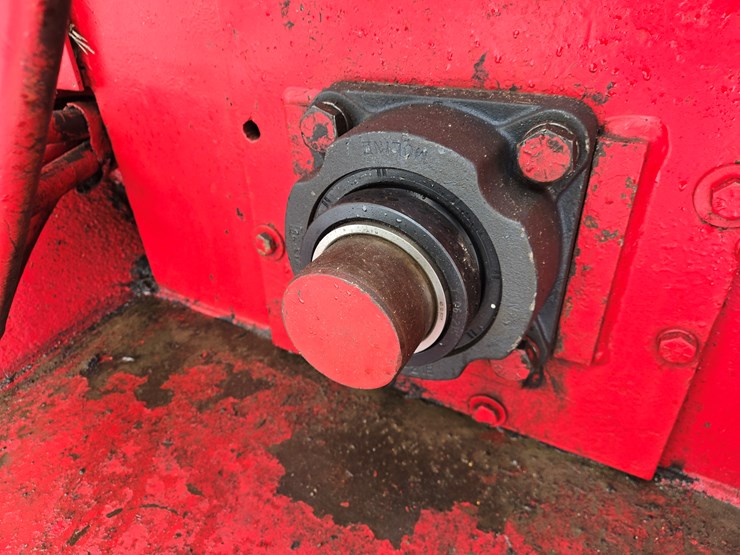 1994-massey-ferguson-8-image-35