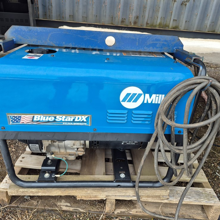 #2031 • Miller Blue Star DX Welder Generator