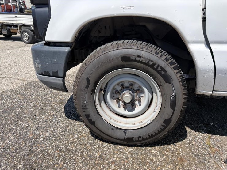 2011-ford-e350-image-6