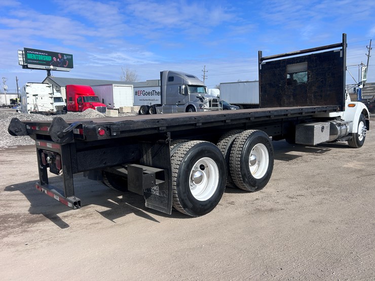 #1679-•-2004-kenworth-flatbed-truck-image-5