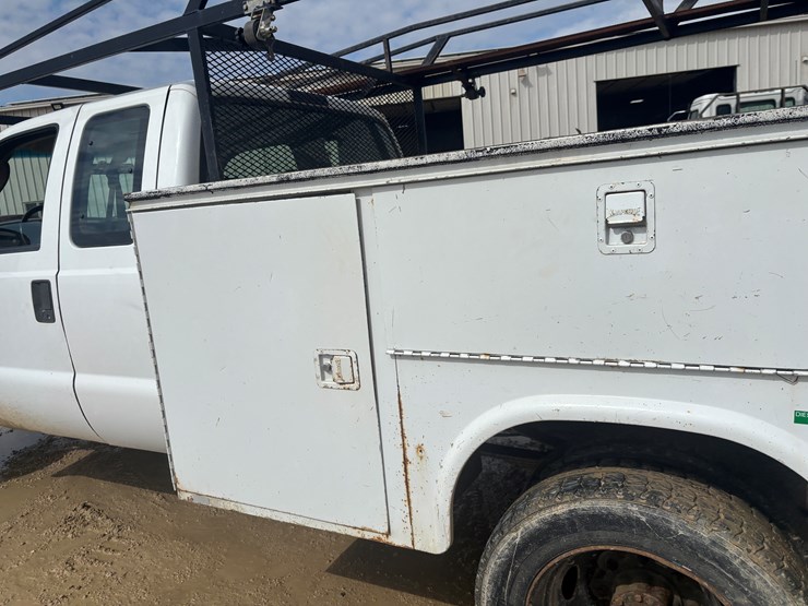 2004-ford-f450-image-49