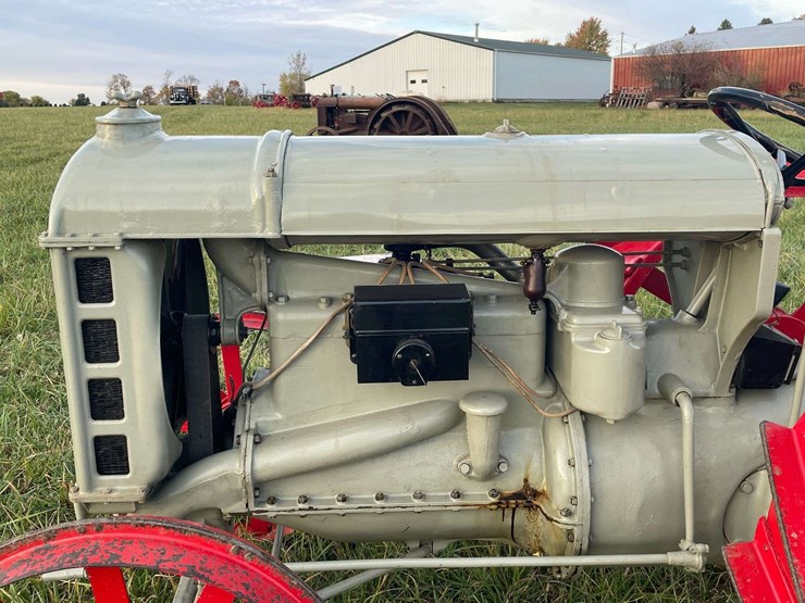 1917-experimental-fordson-tractor-(oldest-fordson-tractor-in-the-world)-image-13