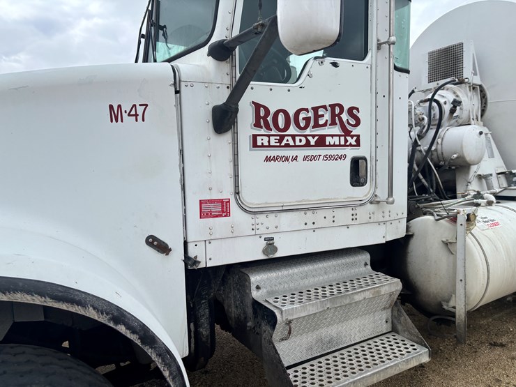 2004-kenworth-w900-image-10