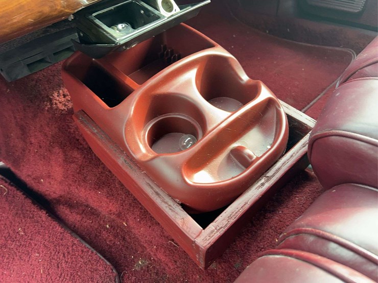 1989-lincoln-town-car-image-59