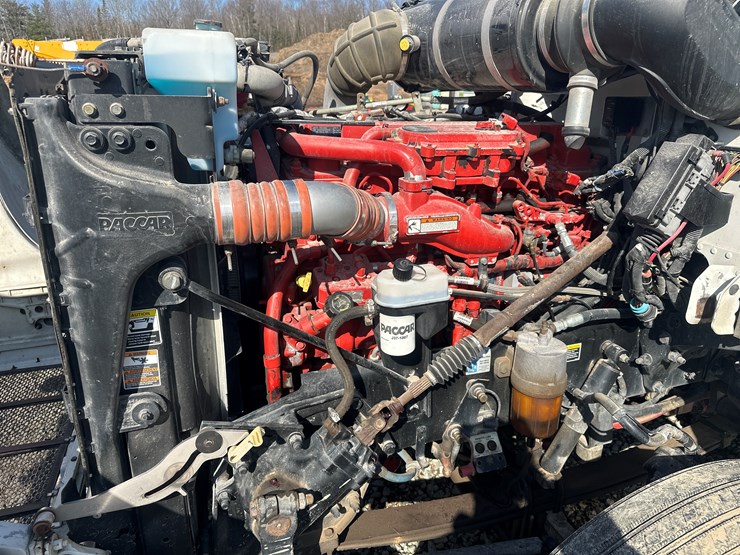 2013-peterbilt-365-image-61