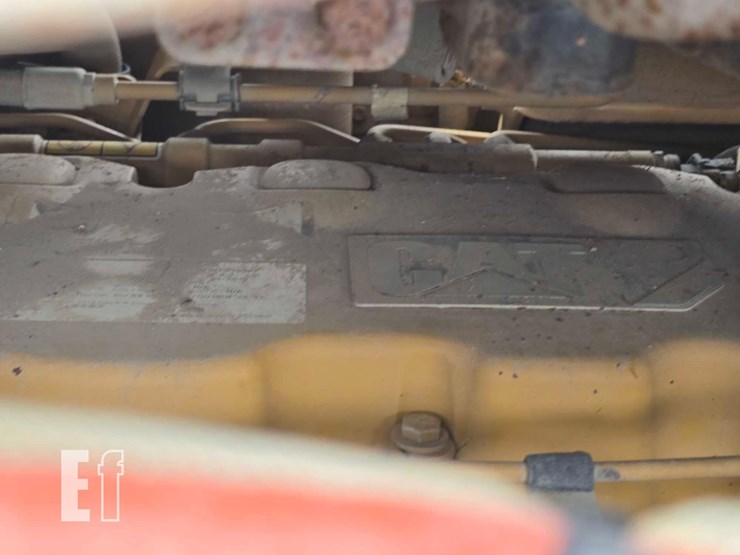 2019-caterpillar-d6-xe-lgp-image-29