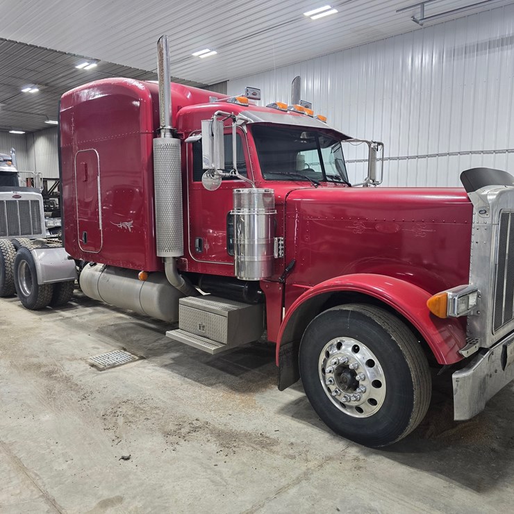 2005 PETERBILT 379