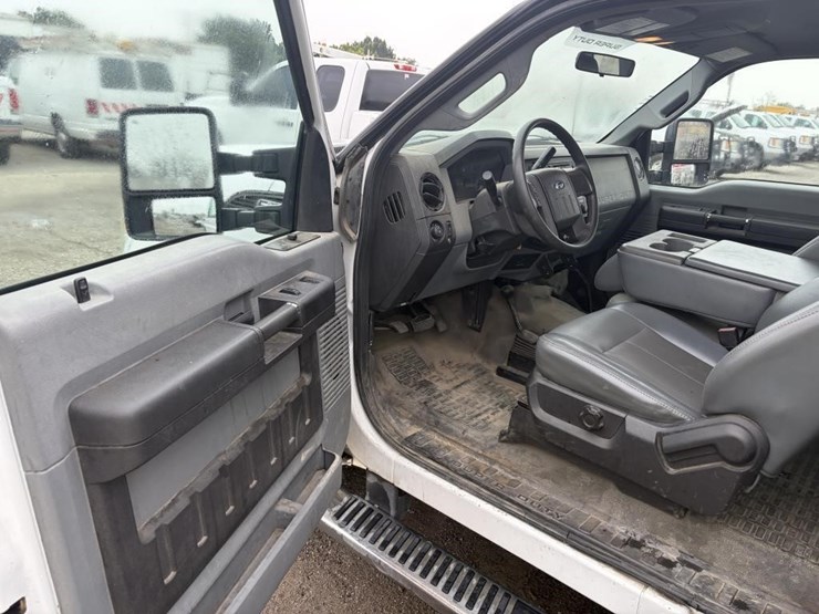 2011-ford-f250-image-13