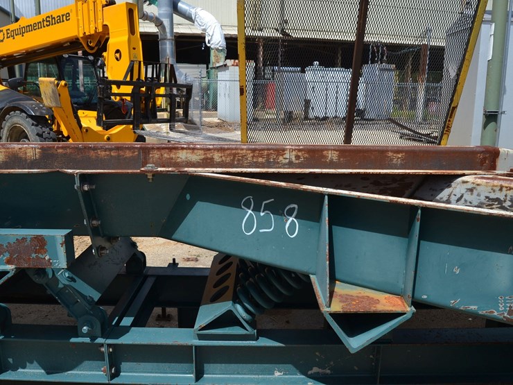 action-30"x45'-balanced-vibrating-conveyor-w/-mdi-metal-detector-w/-5hp-drive-image-2