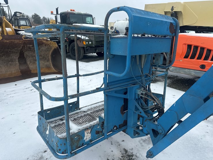 2005-massey-ferguson-8-image-9