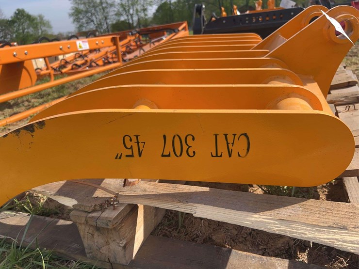 caterpillar-307-image-2