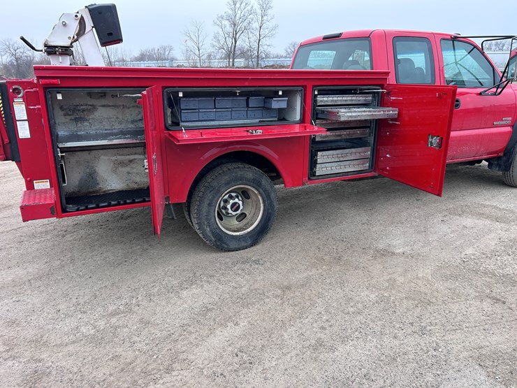 2003-gmc-3500-image-34